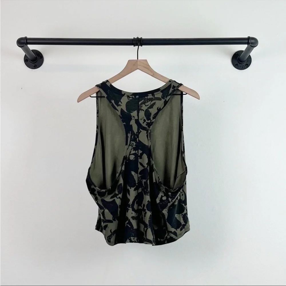NWT Nike Dri-FIT One Luxe Icon Clash Women's Training Tank (Plus Size) Camo